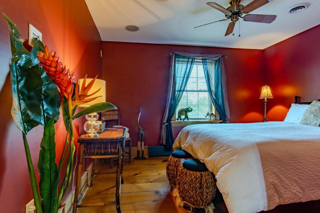 Queen Room