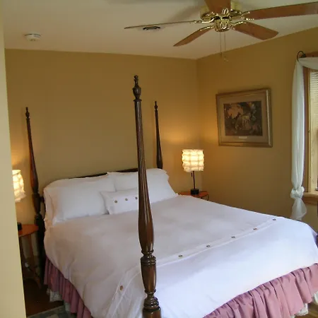 Emilyville Inn-3